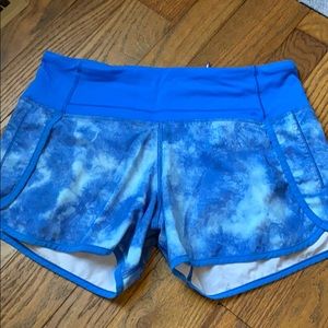 Lululemon shorts size 4 EUC!